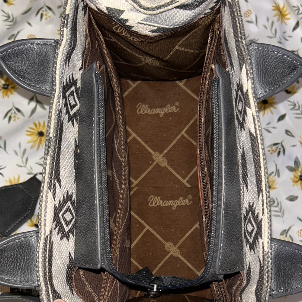 Wrangler Geometric Small Black and Gray Tote - Picture 7 of 9